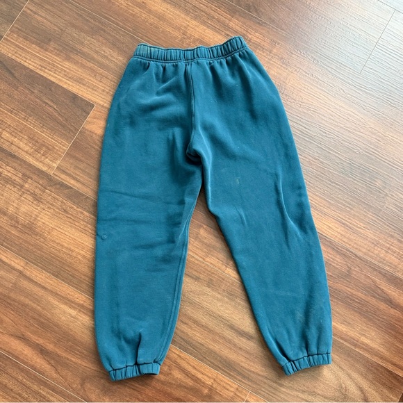 Lululemon Scuba Mid Rise Oversized Jogger Short - Picture 4 of 8